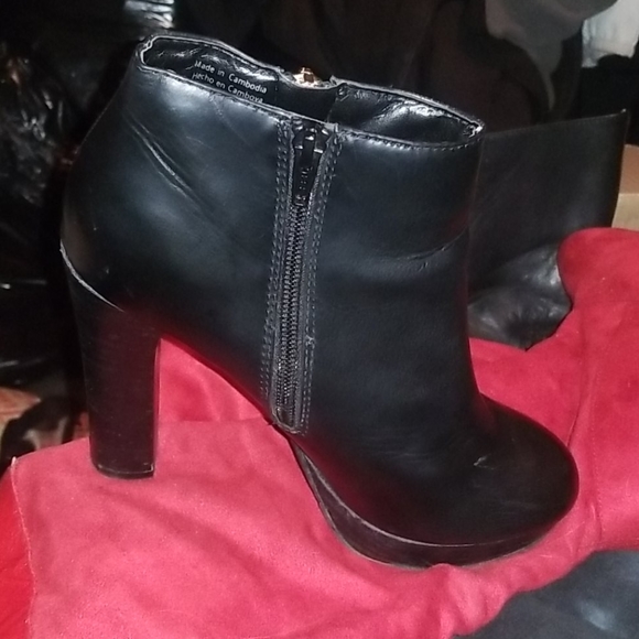 Ankle heeled boots - Picture 3 of 4